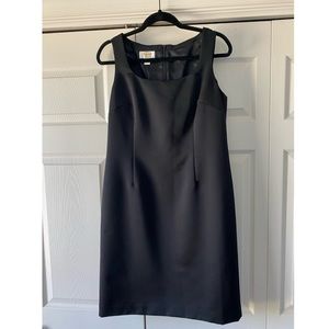 Classic scoop neck LBD